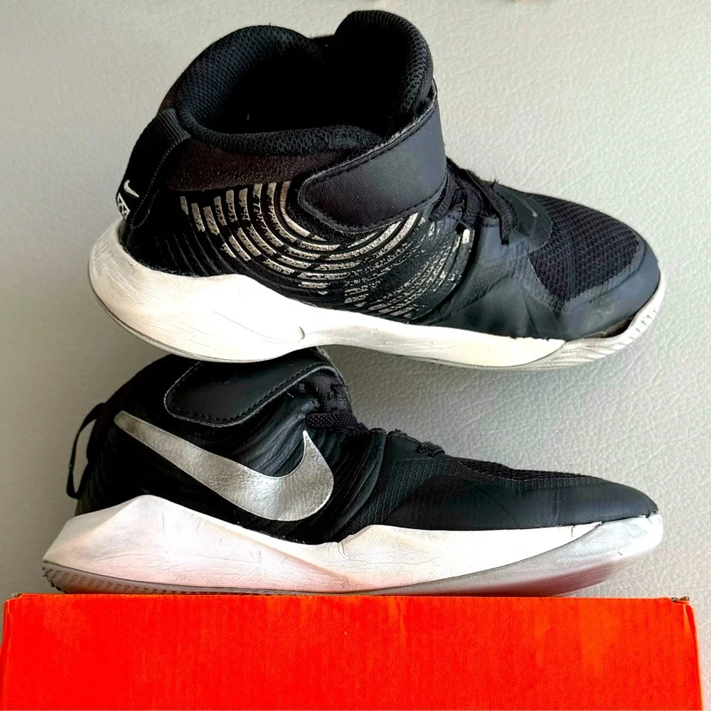Nike Youth Hustle D9 Basketball Shoes | Velcro No Lacing | Black/Silver/White